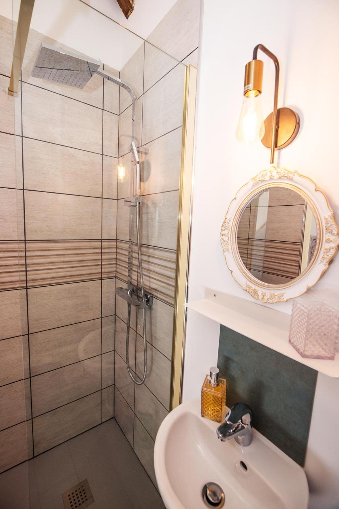 L'Echo Des Bois Bed & Breakfast ลียงส์-ลา-โฟเรต์ ภายนอก รูปภาพ